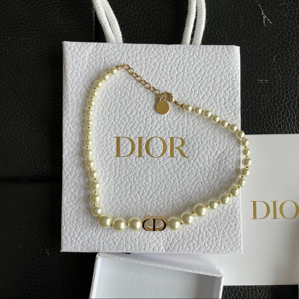 Dior 30 Montaigne Chocker Pearl Necklace